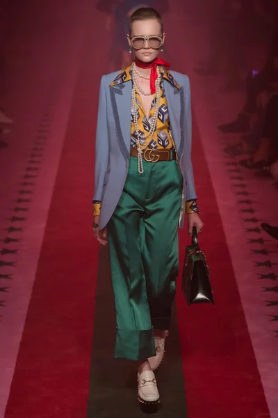 Look 61
